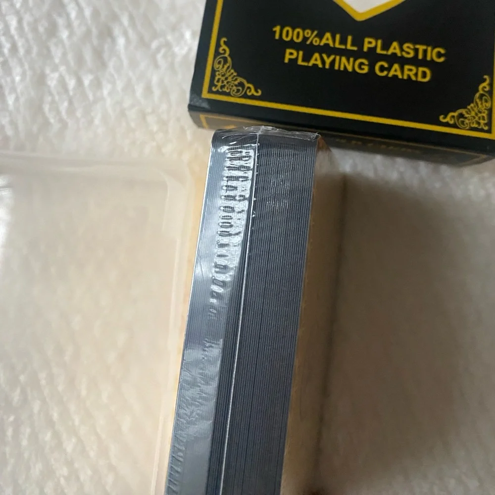 Supreme Gold Foil Playing Cards - Picture 4 of 4